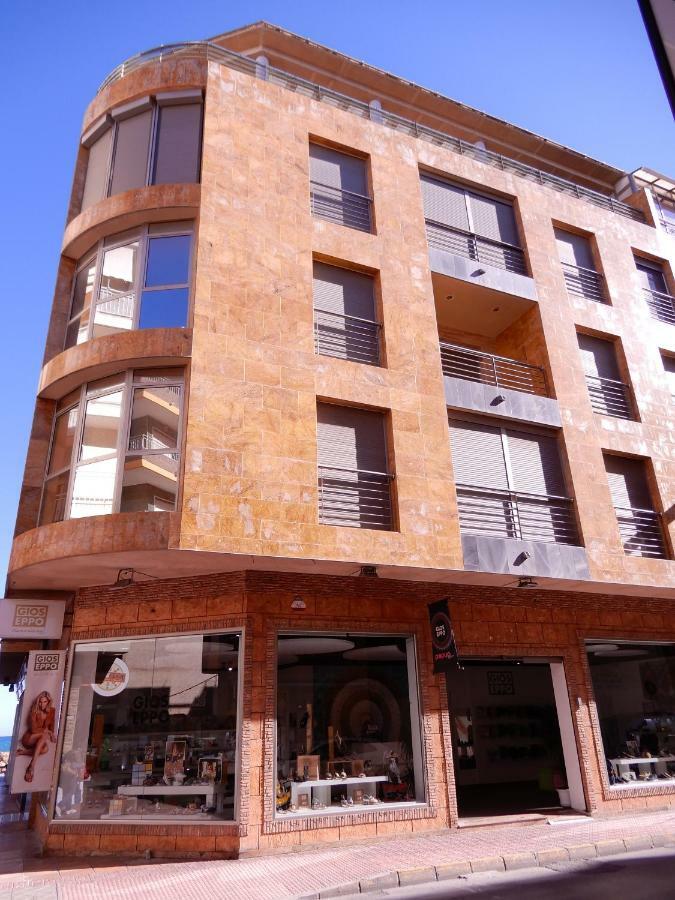 Edificio 1º Linea De Playa, En Paseo Maritimo De Torrevieja, Alicante, Costa Blanca Bagian luar foto