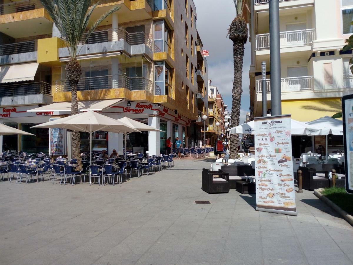 Edificio 1º Linea De Playa, En Paseo Maritimo De Torrevieja, Alicante, Costa Blanca Bagian luar foto