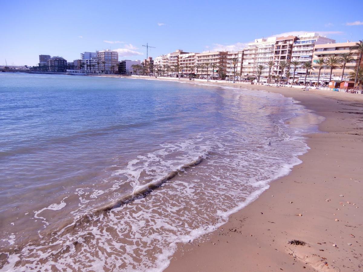 Edificio 1º Linea De Playa, En Paseo Maritimo De Torrevieja, Alicante, Costa Blanca Bagian luar foto