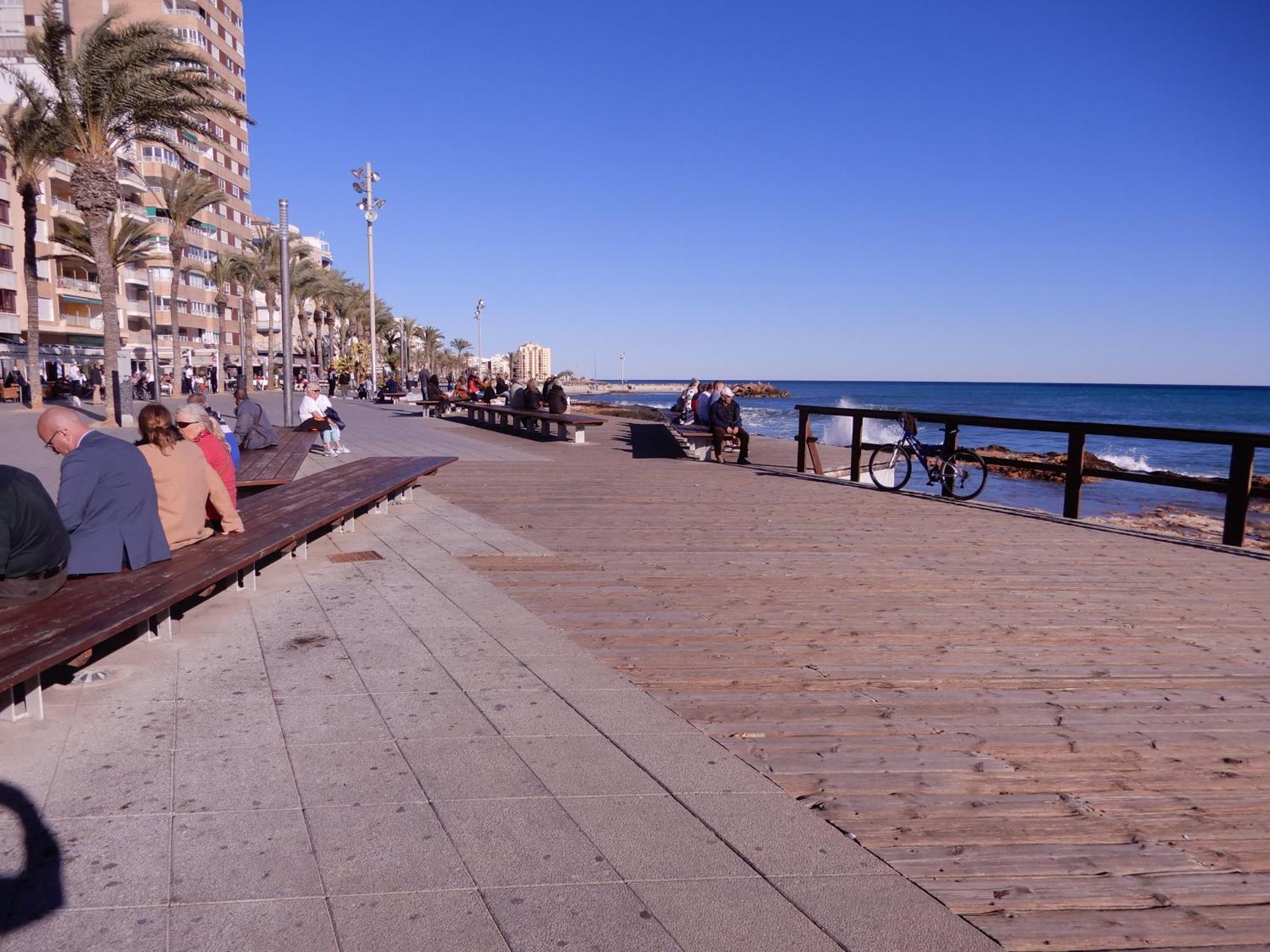 Edificio 1º Linea De Playa, En Paseo Maritimo De Torrevieja, Alicante, Costa Blanca Bagian luar foto