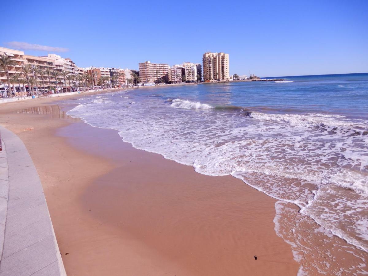 Edificio 1º Linea De Playa, En Paseo Maritimo De Torrevieja, Alicante, Costa Blanca Bagian luar foto